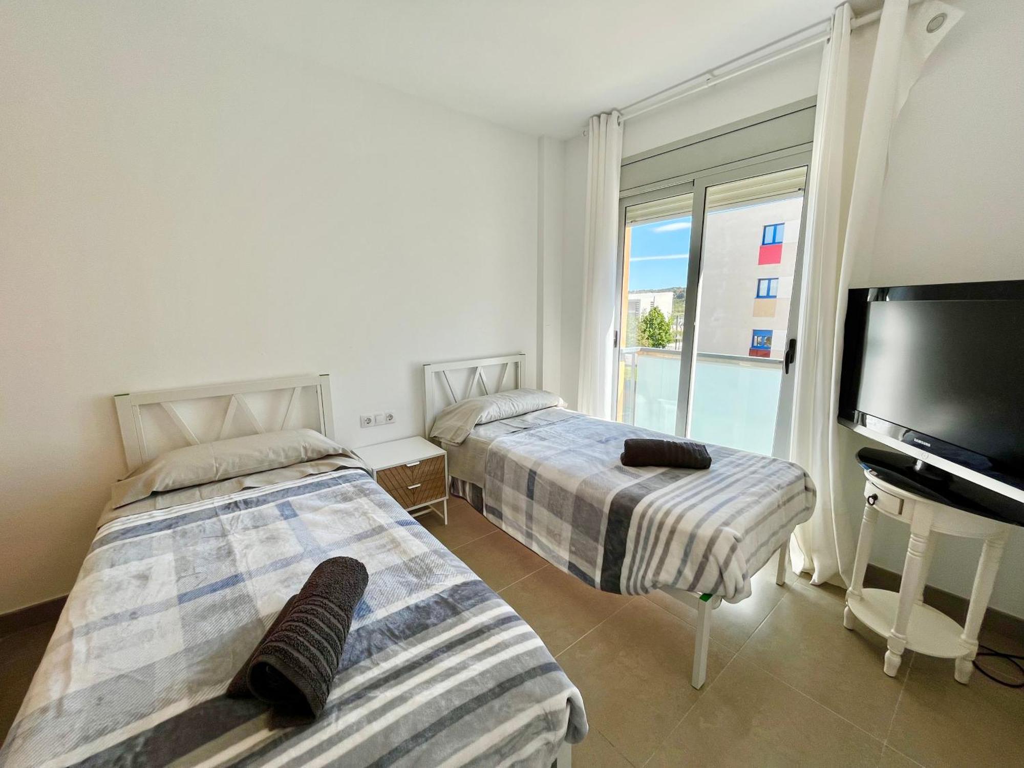 New! Apartamento Con 2 Piscinas, Parque Infantil, A 1 Min De La Playa Сан Антони де Калоне Екстериор снимка